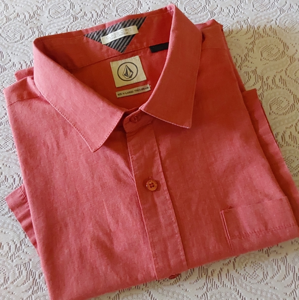 🌺 NWOT Mens Volcom Short Sleeved Shirt